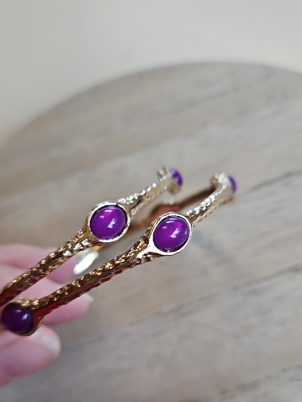 Lot Of 7 Gold Tone Multi-Gem Bangles Purple Pink Gray Red Textured Stack Them! - Picture 4 of 9